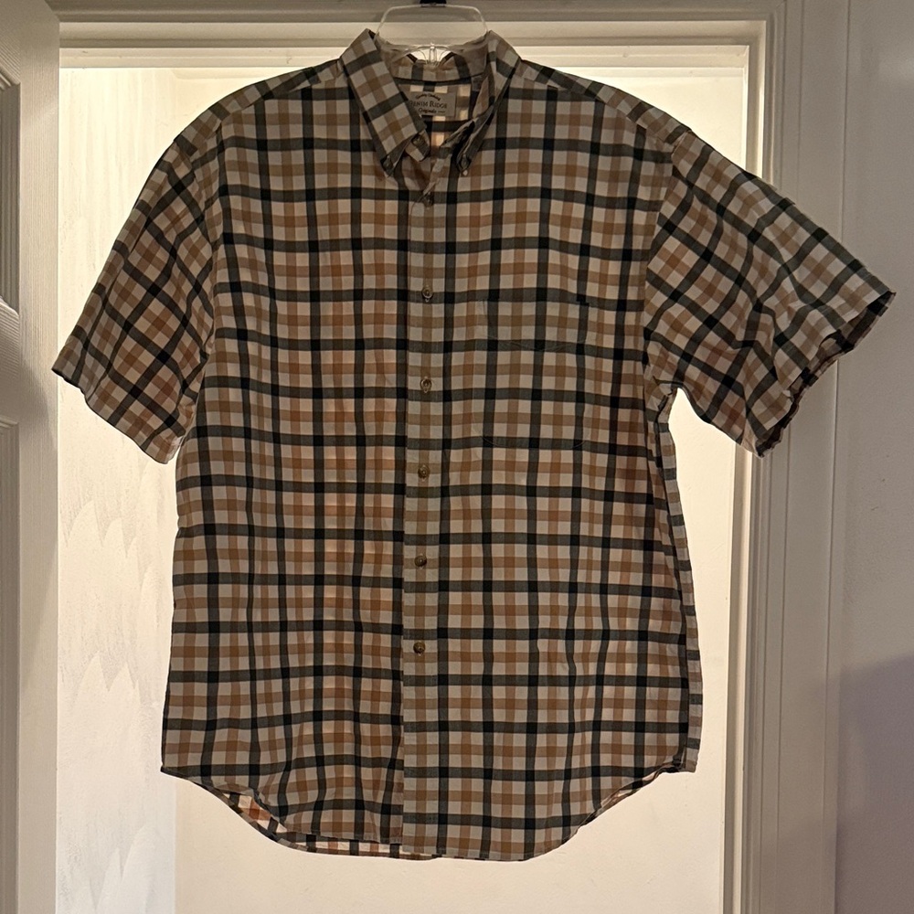 Casual Plaid Button-Down Shirt in Brown and Tan